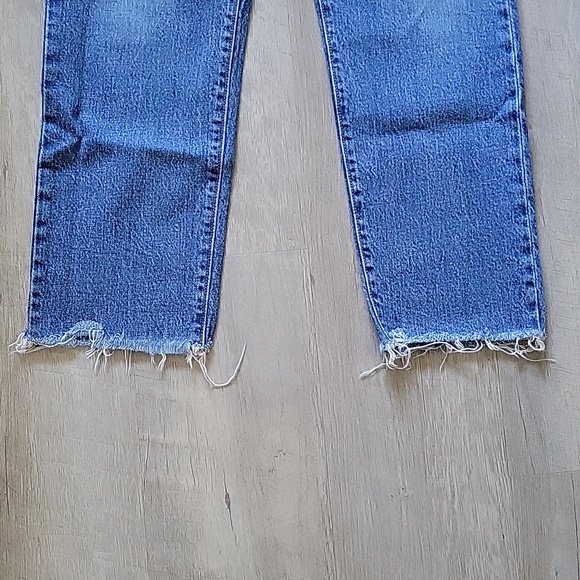 Levi's ankle cropped jeans with frayed hem - Picture 6 of 13